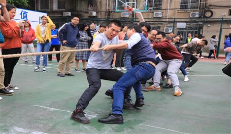 冶建青年有力量！公司團(tuán)委舉辦“五四”拔河比賽