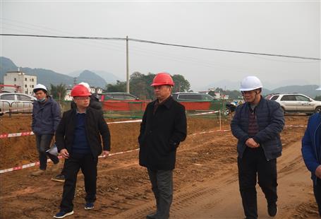 清遠(yuǎn)市陽(yáng)山縣長(zhǎng)廖敬華到黎埠鎮(zhèn)市政路網(wǎng)工程調(diào)研